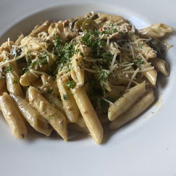 Za's on Devine - Creamy Beef Pasta - Pizza Near Me - Columbia, South Carolina Za's on Devine - Creamy Beef Pasta - Pizza Near Me - Columbia, South Carolina