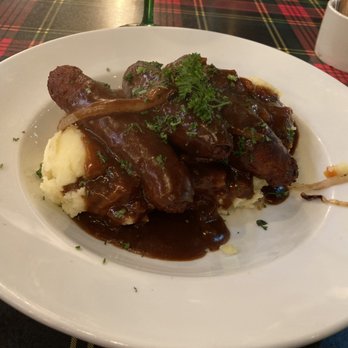 Flanagan's Restaurant - Bangers and mash - American Near Me - Dublin, D