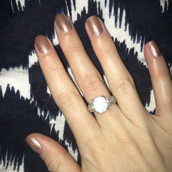 Lavish Nails & Spa - Nail Salons Near Me - Bothell, Washington