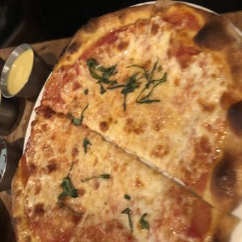 Earls Kitchen + Bar - 8" Margherita pizza - Canadian (New) Near Me - Richmond, British Columbia