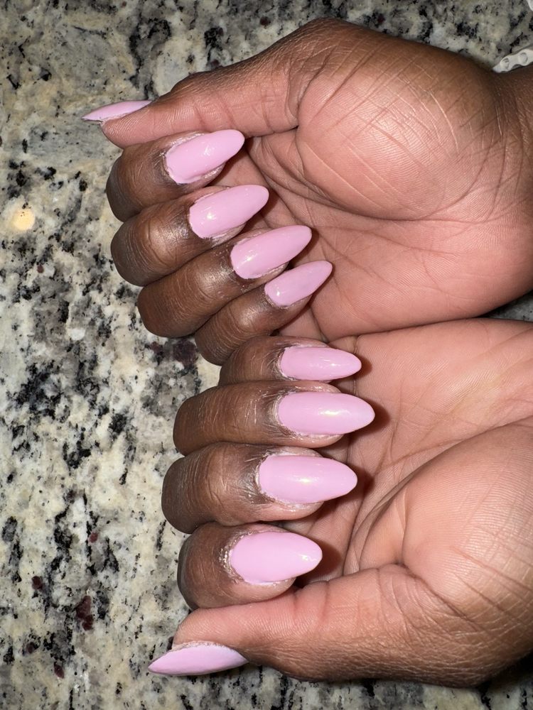 Bella Nails Spa Logo