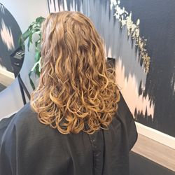 Collective Curl Salon and Suites