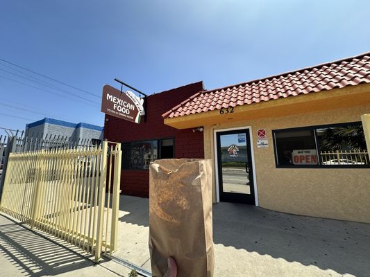 Famous Isaac's Cafe by null