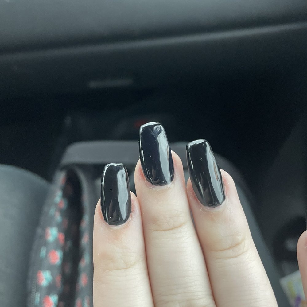 Magic Nails - The clear bump in the nail. Do not get coffin nails from here. - Nail Salons Near Me - Saint Louis, Missouri