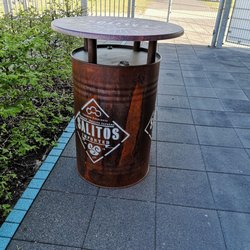 Wasserski  Hamm - Want a beer? Here u got the fancy table...