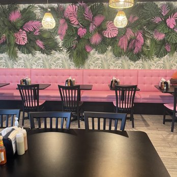 Los Chapos Tacos - Beautiful decor - New Mexican Cuisine Near Me - Brandon, Florida Los Chapos Tacos - Beautiful decor - New Mexican Cuisine Near Me - Brandon, Florida