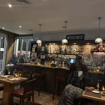 IL Punto Ristorante Hell's Kitchen - Bar seating - Italian Near Me - New York, New York