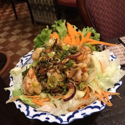 Thai Ja-Röen - Salat mit Garnelen. Hammer sache. Habe diese Art von Salat bisher ausserhalb von Thailand noch nie so gut gegessen wie hier.