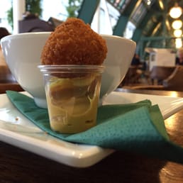 Sarcastic humor of the chef, making is hard for a Dutchman to reach his mustard.