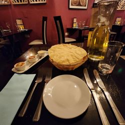 Indique - Complimentary Papadum w/chutneys sampler