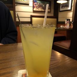 Bubble green tea (with mango popping boba)