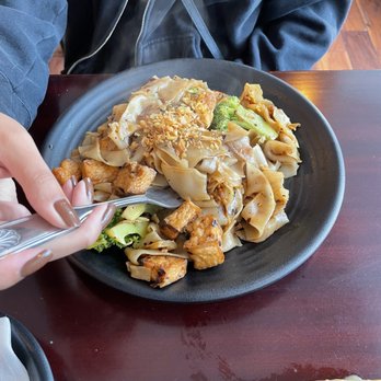 Bamboo Thai Bistro - Pad See Ew Dinner - Thai Near Me - Redondo Beach, California Bamboo Thai Bistro - Pad See Ew Dinner - Thai Near Me - Redondo Beach, California