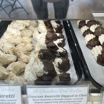 Il Giardino Del Dolce - Bakeries Near Me - Chicago, Illinois