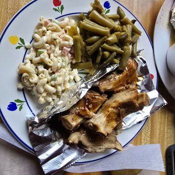 Hylton's Wood-Cooking Grill - Ribs, macaroni salad, green beans, honey biscuits - Barbeque Near Me - Fieldale, Virginia