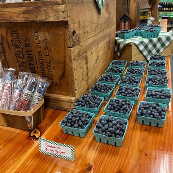 Saunderskill Farm Market - Fresh blueberries and local treats - Bakeries Near Me - Accord, New York Saunderskill Farm Market - Fresh blueberries and local treats - Bakeries Near Me - Accord, New York