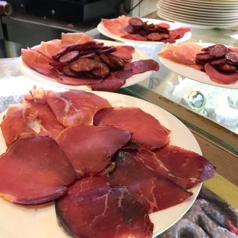 Ezequiel - Tapas Bars Near Me - León, LE