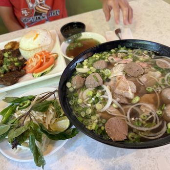 Rollz - Vietnamese Near Me - Taylorsville, Utah Rollz - Vietnamese Near Me - Taylorsville, Utah