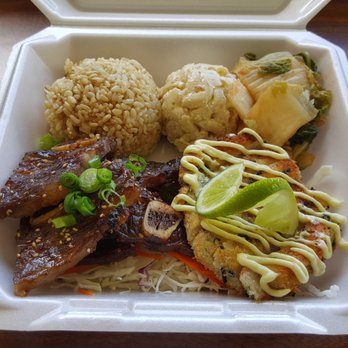 Island Style Grindz - Kalbi shortrib special with fried ahi and Mac salad - Food Trucks Near Me Island Style Grindz - Kalbi shortrib special with fried ahi and Mac salad - Food Trucks Near Me