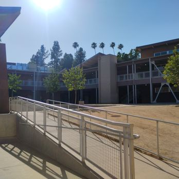 Sierra Madre Middle School - Elementary Schools Near Me - Sierra Madre, California Sierra Madre Middle School - Elementary Schools Near Me - Sierra Madre, California