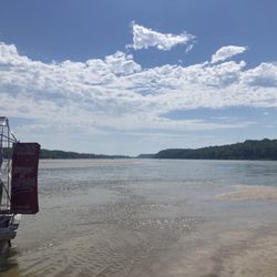 River Life Airboat Tours - Hanging out on a sandbar near Fremont.