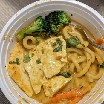 Bangkok Pinto - udon curry - Thai Near Me - Boston, Massachusetts