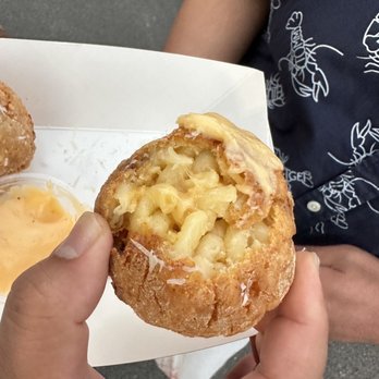Aloha Mac Shack - Food Trucks Near Me - Honolulu, Hawaii