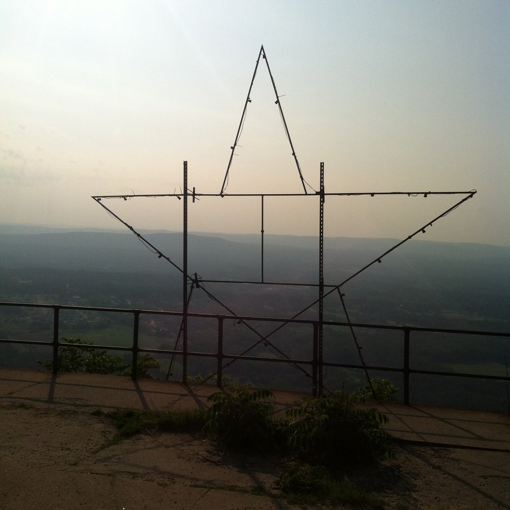 Mount Tom State Reservation - The summit... - Hiking Near Me - Holyoke, Massachusetts Mount Tom State Reservation - The summit... - Hiking Near Me - Holyoke, Massachusetts