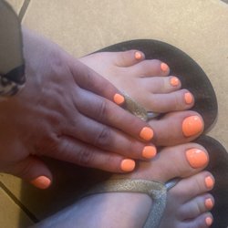 Gel mani, regular polish pedi