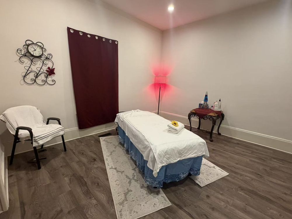 Mayy's Spa Logo