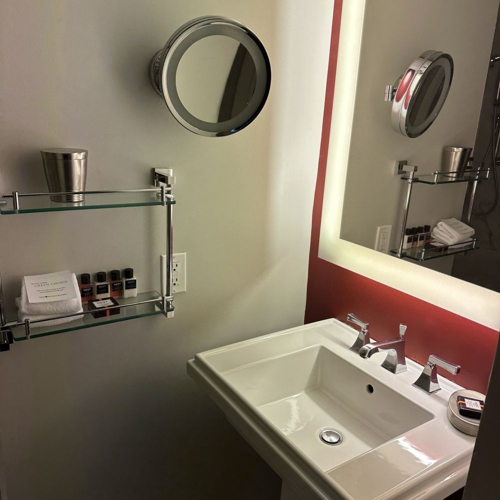 King Room bathroom King Room bathroom