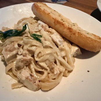 Yard House - Grilled Chicken Alfredo - New American Near Me - Dallas, Texas