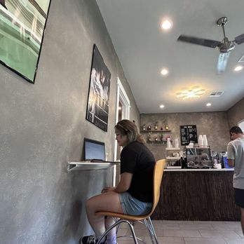 Hecho Amano Coffee - Inside - Coffee & Tea Near Me - Pflugerville, Texas