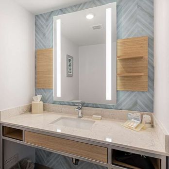 Hilton Garden Inn Ithaca - Guest room bath - Hotels Near Me - Ithaca, New York Hilton Garden Inn Ithaca - Guest room bath - Hotels Near Me - Ithaca, New York