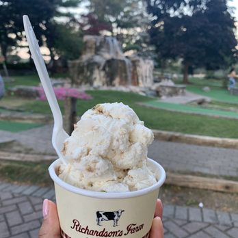 Richardson's Ice Cream - Ice Cream & Frozen Yogurt Near Me - Middleton, Massachusetts Richardson's Ice Cream - Ice Cream & Frozen Yogurt Near Me - Middleton, Massachusetts