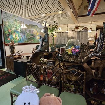 Chao Phya Thai Restaurant - Inside - Thai Near Me - Kaneohe, Hawaii