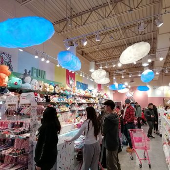 Claw & Kitty - Arcades Near Me - Markham, Ontario