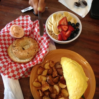 Bogart's Cafe - Omelette, bagel, and acai bowl - Breakfast & Brunch Near Me - Honolulu, Hawaii