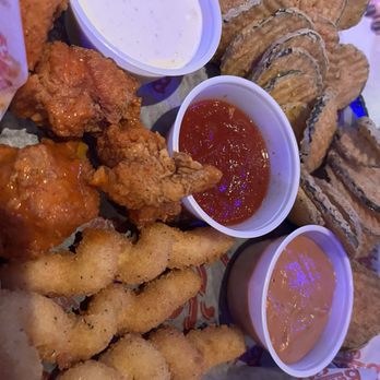 Bubba's 33 - Combo Appetizer - Burgers Near Me - Avon, Indiana