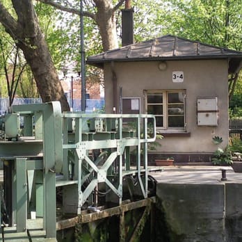 Le Bassin de la Villette - Landmarks & Historical Buildings Near Me - Paris, 75 Le Bassin de la Villette - Landmarks & Historical Buildings Near Me - Paris, 75