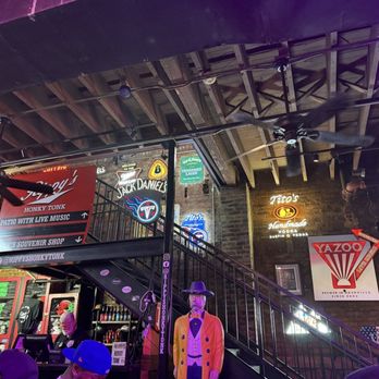 Rippy's Bar & Grill - Barbeque Near Me - Nashville, Tennessee