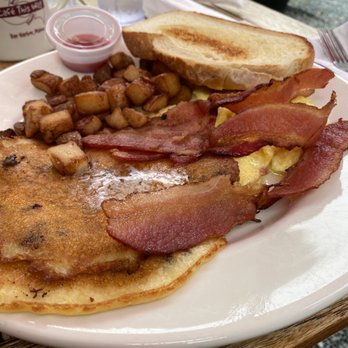 Cafe This Way - Deliciousness... This is the standard country breakfast,but the Monte Cristo was great too. - New American Near Me - Bar Harbor, Maine Cafe This Way - Deliciousness... This is the standard country breakfast,but the Monte Cristo was great too. - New American Near Me - Bar Harbor, Maine