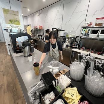 Brecotea - The elite employee who helped me order! - Bubble Tea Near Me - Glen Allen, Virginia Brecotea - The elite employee who helped me order! - Bubble Tea Near Me - Glen Allen, Virginia