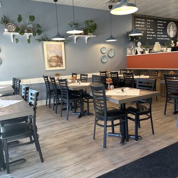 Mama's Greek Kouzina - Inside the restaurant - Burgers Near Me - Strathmore, Alberta Mama's Greek Kouzina - Inside the restaurant - Burgers Near Me - Strathmore, Alberta