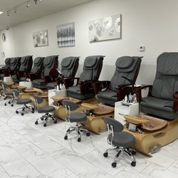 A Nail & Spa - Great massage chair