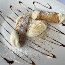 IL Monello - Cannoli was amazing and the light cream in the center made it spectacular - one of my favorite desserts