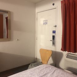 Motel 6 Schiller Park, IL - SA - My room