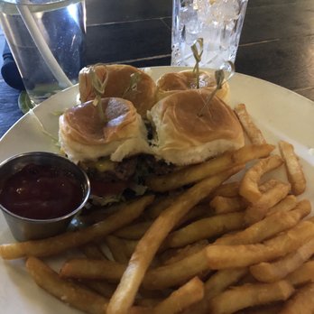 Morrison - 4 Sliders Burger - Gastropubs Near Me - Los Angeles, California Morrison - 4 Sliders Burger - Gastropubs Near Me - Los Angeles, California