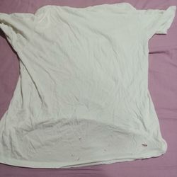 Pichuchi - More pictures of my destroyed t shirts. Mas fotos de mis remeras destruidas por ellos
