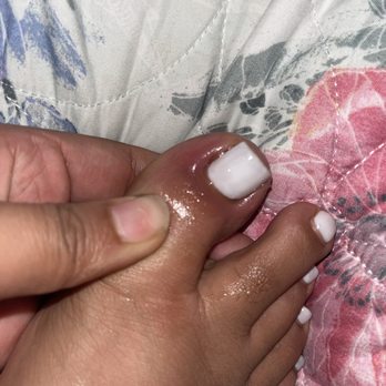 Lux Nails Lounge - A WARNING - Nail Salons Near Me - Charlotte, North Carolina
