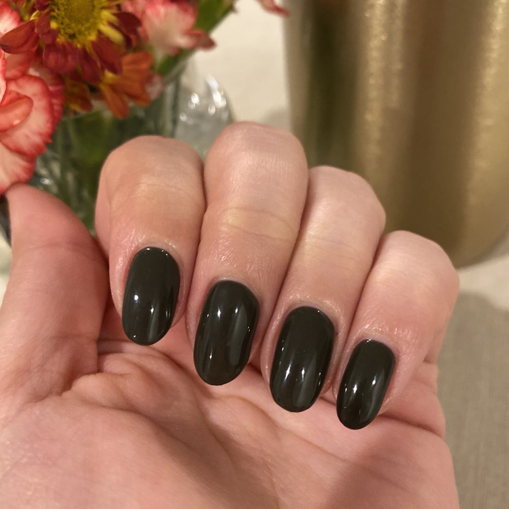 You would never guess I had broken one of those nails. But Trinh worked her magic and fixed it for me!!! You would never guess I had broken one of those nails. But Trinh worked her magic and fixed it for me!!!